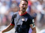 开云官网-摩纳哥后防线薄弱，连续失球导致战败