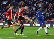 开云体育入口-沙尔克努力防守却遭遇失利，需调整状态