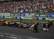 开云体育APP下载-索伯车队绝杀迈凯伦，皮亚斯特里状态火热的简单介绍