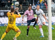 开云体育app-沙尔克遭遇失利，战绩仍堪忧