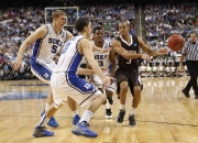 开云体育app-爵士完胜猛龙，麦科勒姆高光表现