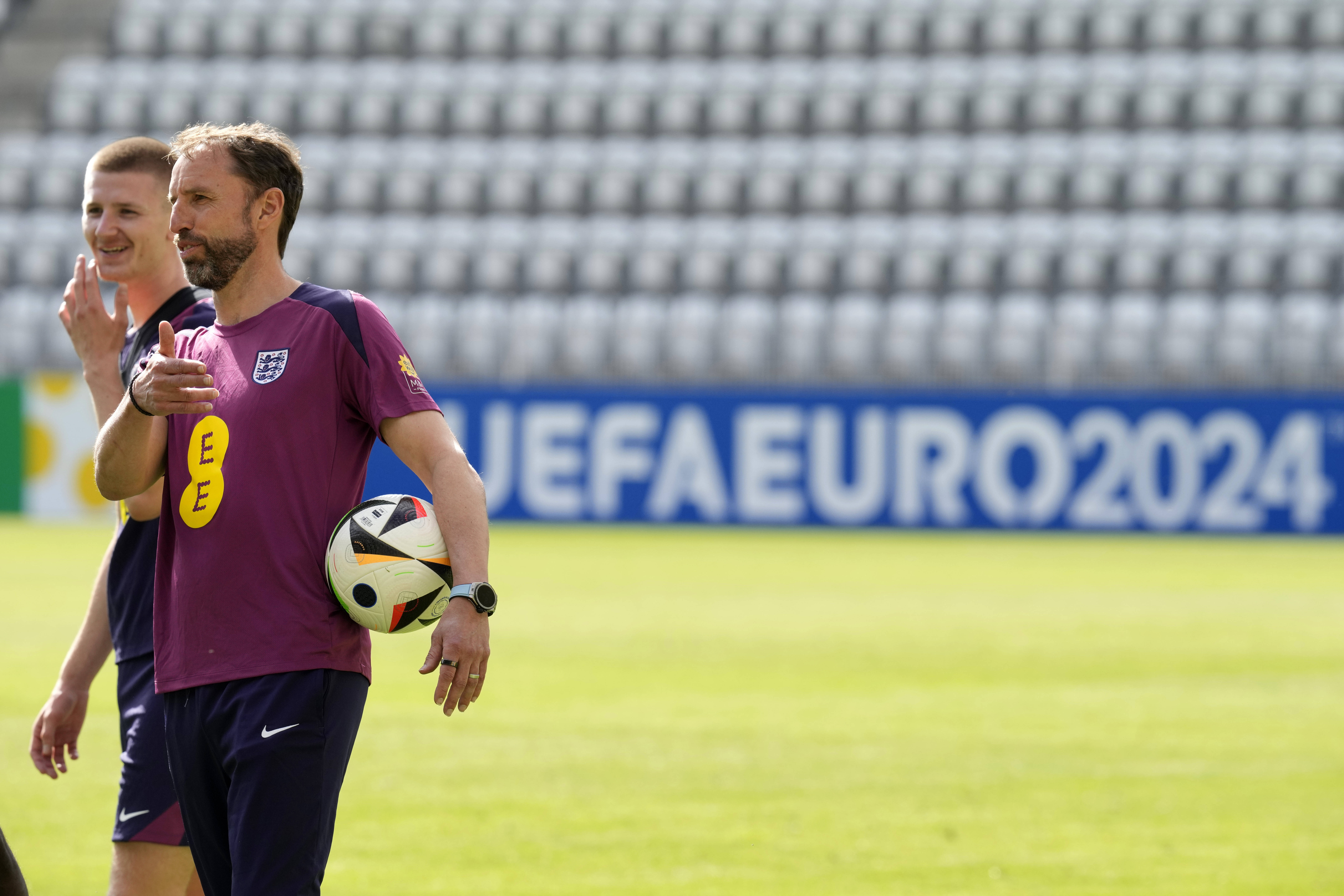 英格兰队在欧洲国家杯上实力抢眼，晋级半决