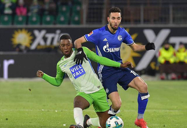 包含沙尔克主场逼平对手，保持不败的词条