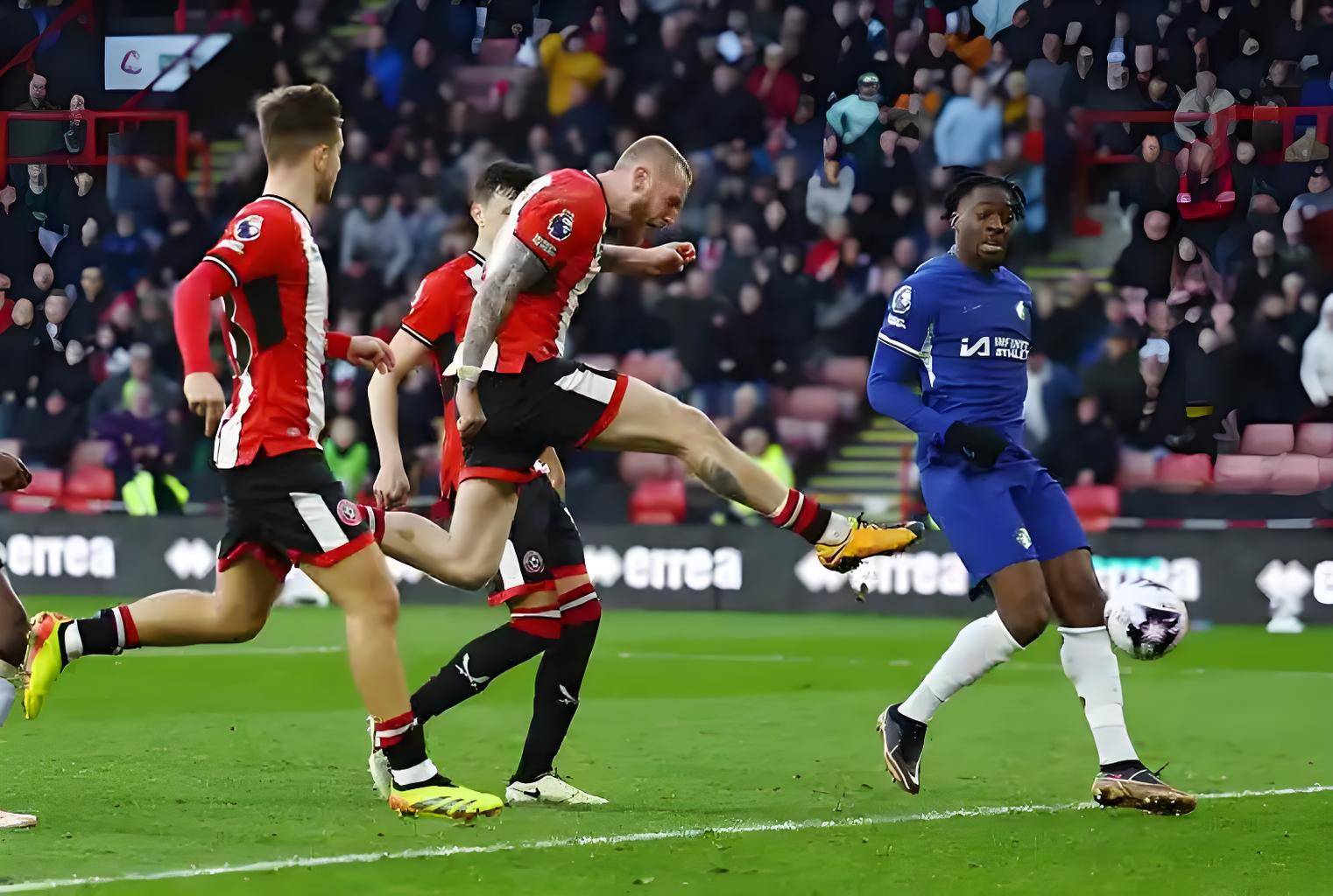 沙尔克努力防守却遭遇失利，需调整状态