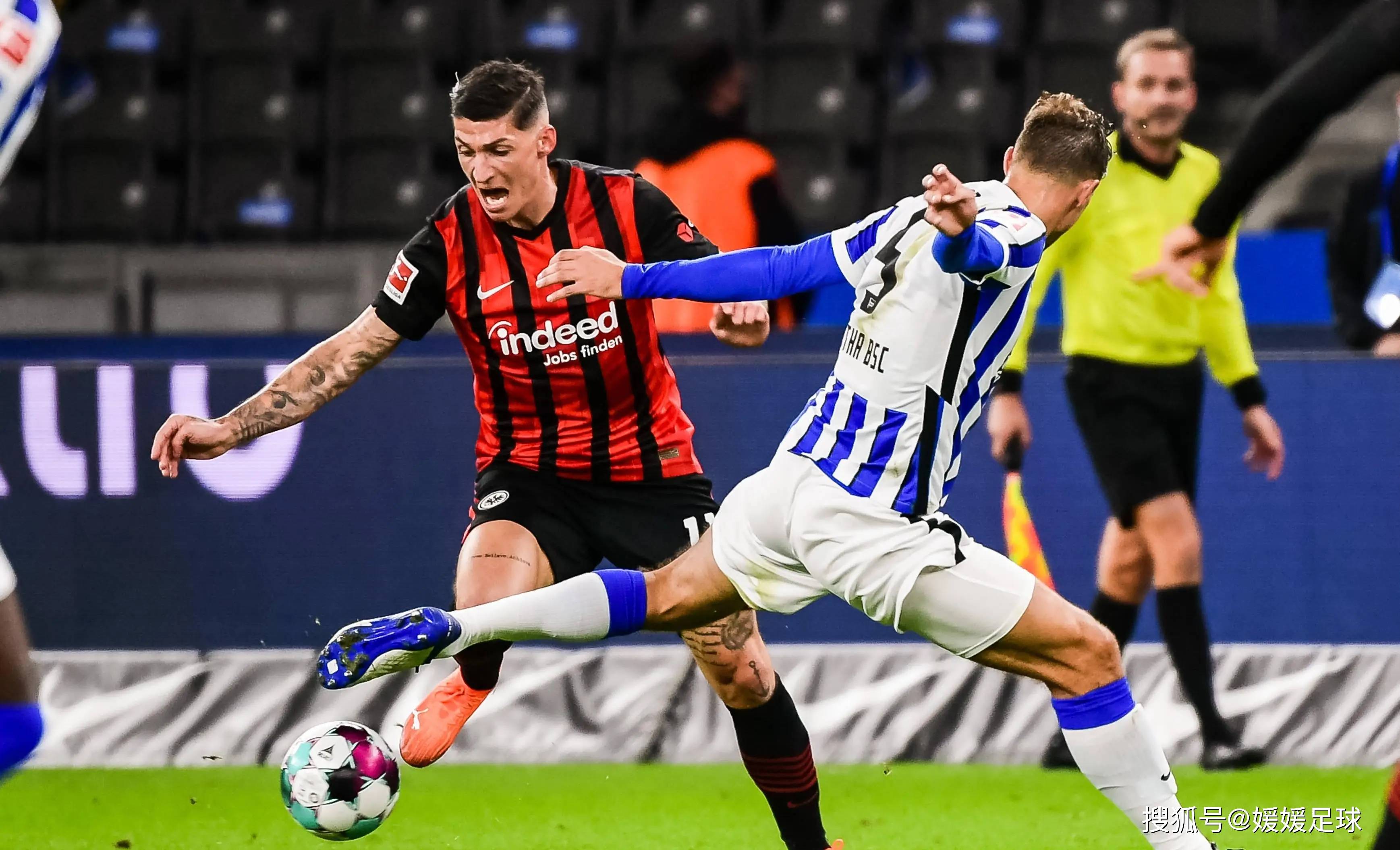 包含沃尔夫斯堡主场大胜汉诺威，排名第四的词条