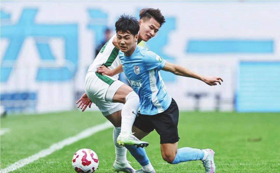 年轻球员崭露头角，风采迷人展现实力