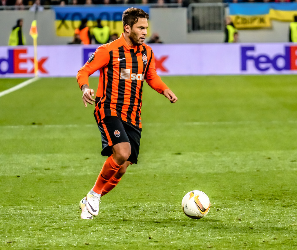 格拉纳达全取三分，豪取连胜