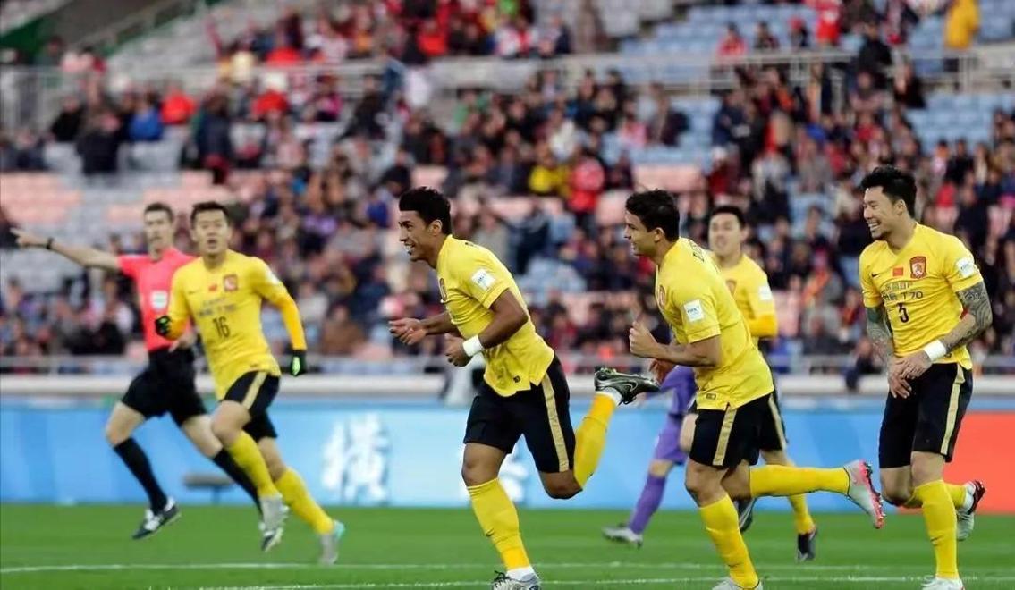 球队战绩堪忧，主教练面临调整困境