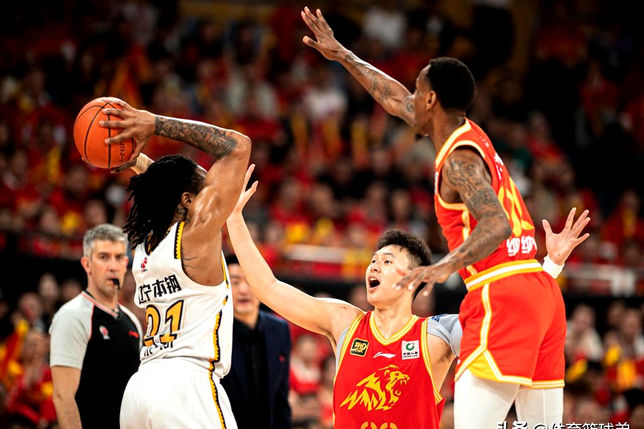 辽宁队完胜四川队，詹姆斯统治全场