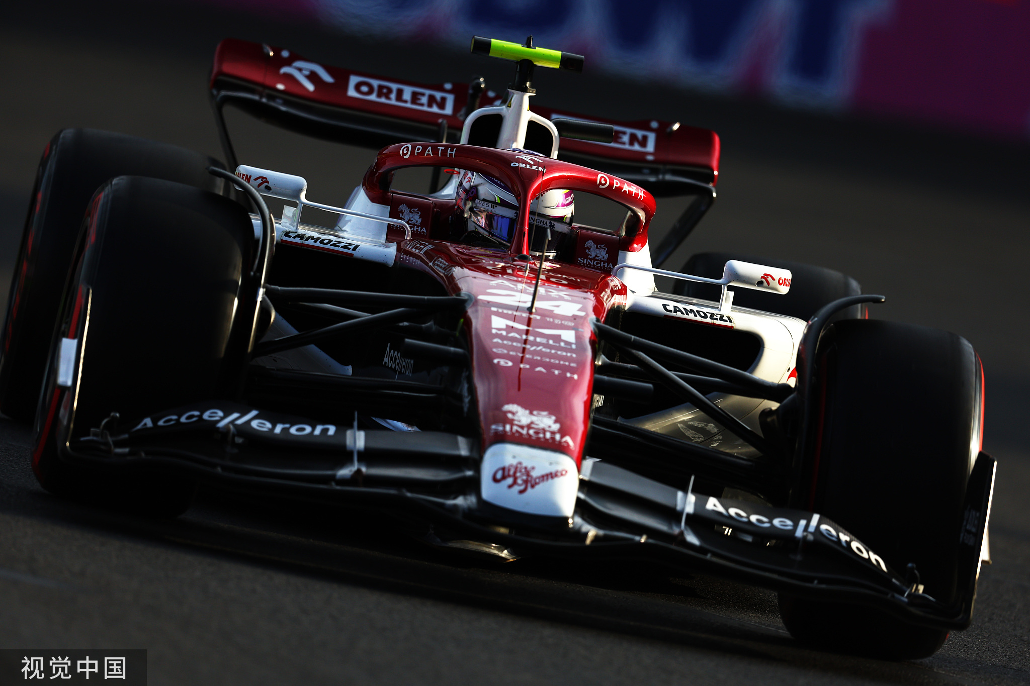 梅赛德斯翻盘红牛二队，周冠宇扛起全队