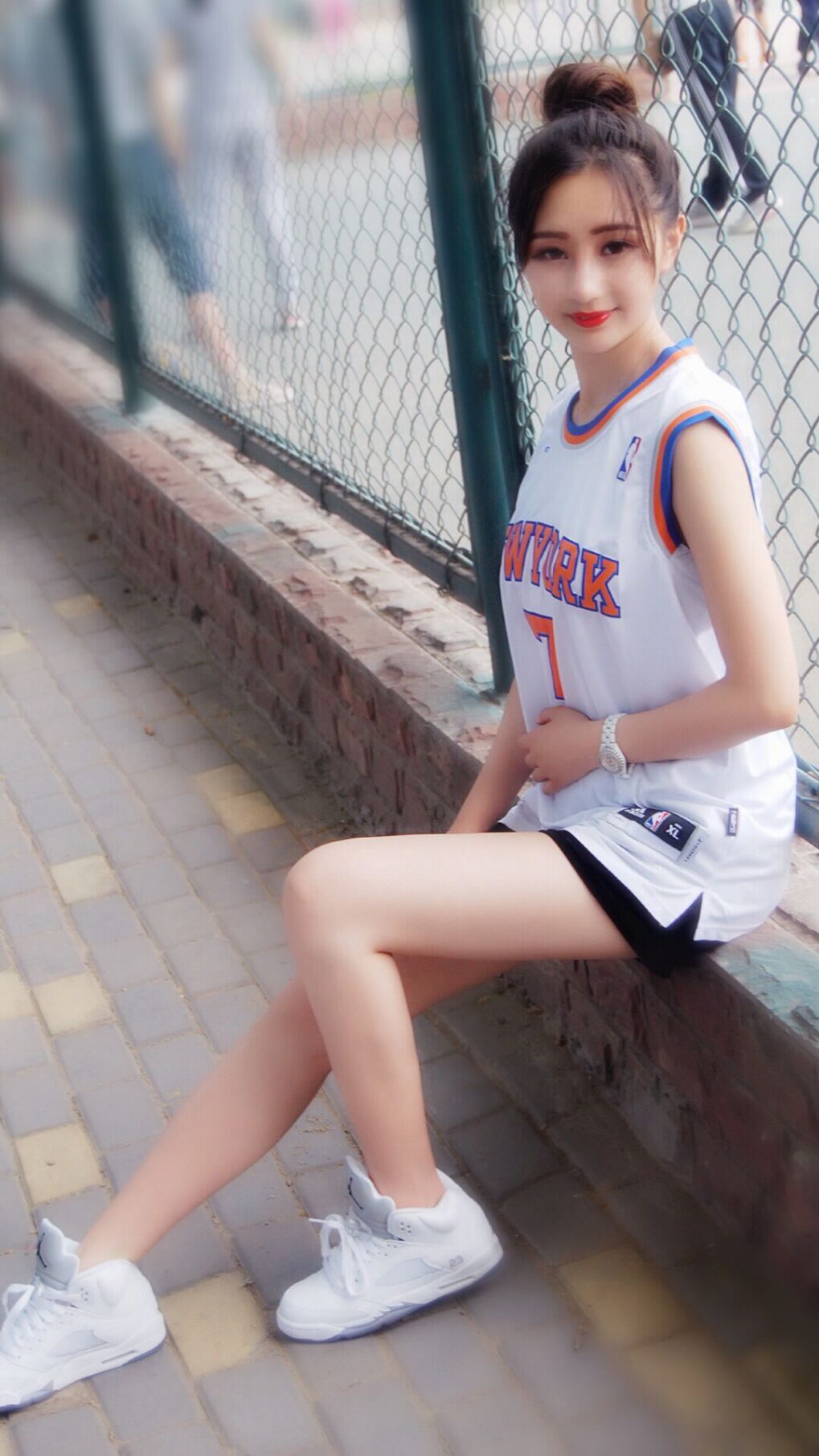 姆巴佩的银河舞台与喀麦隆雄狮的亚平宁之路，足球世界的两极与交汇