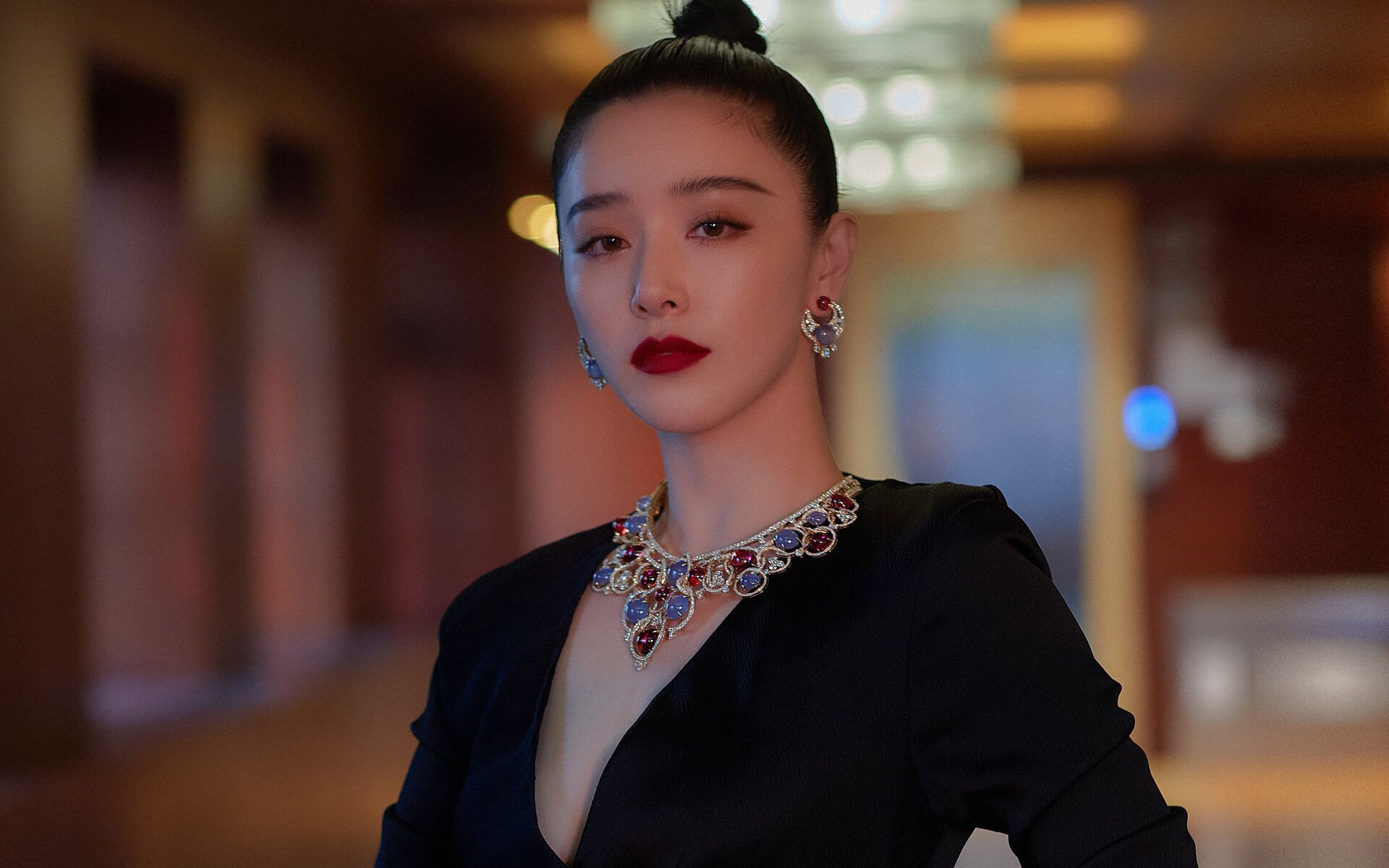 超越B2B,对阵突尼斯之夜,贝林厄姆如何诠释现代中场的唯一解法